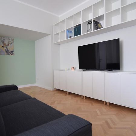 בוקרשט Beautiful Apartment In Old City מראה חיצוני תמונה