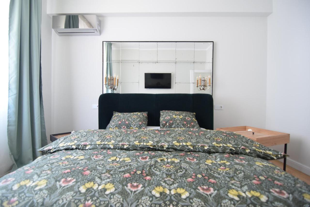 בוקרשט Beautiful Apartment In Old City מראה חיצוני תמונה