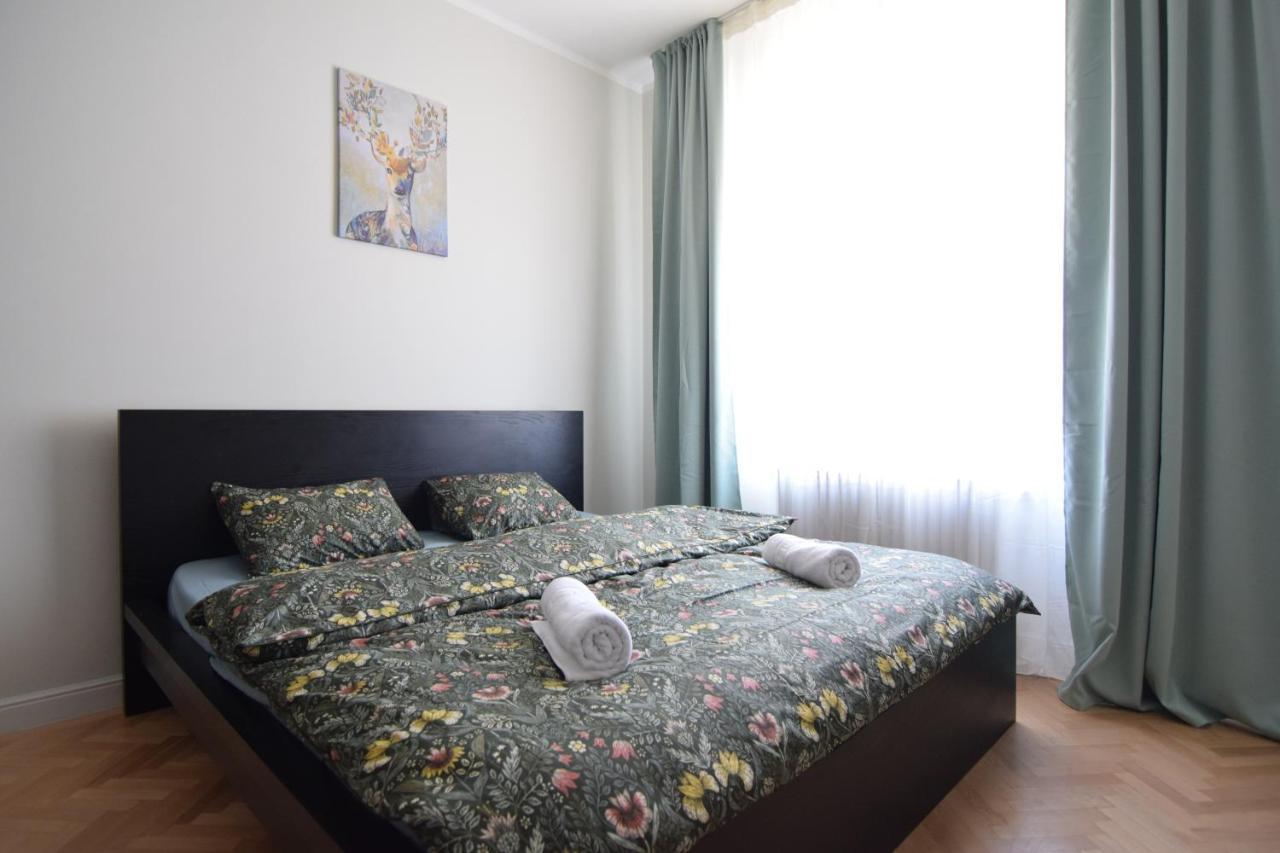 בוקרשט Beautiful Apartment In Old City מראה חיצוני תמונה