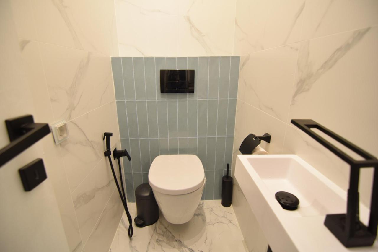 בוקרשט Beautiful Apartment In Old City מראה חיצוני תמונה