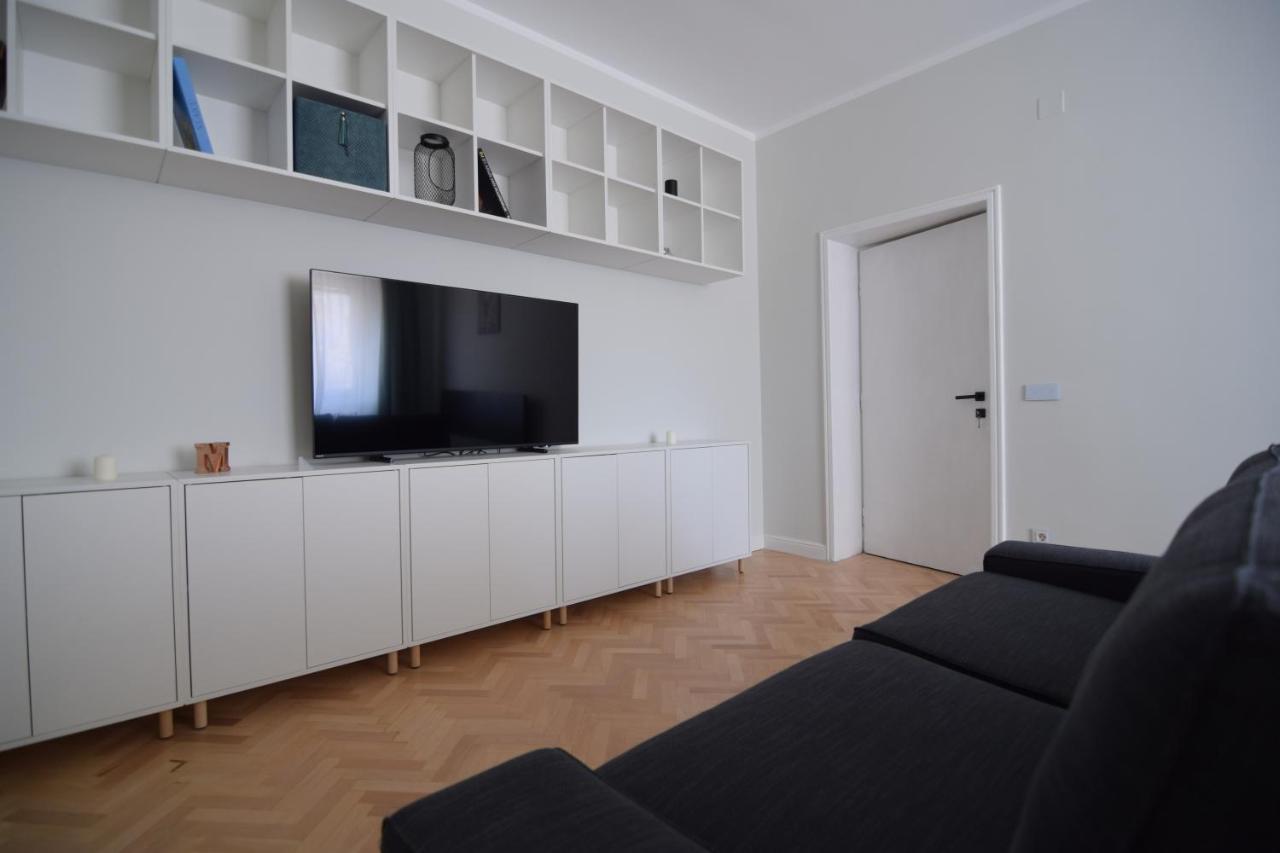 בוקרשט Beautiful Apartment In Old City מראה חיצוני תמונה