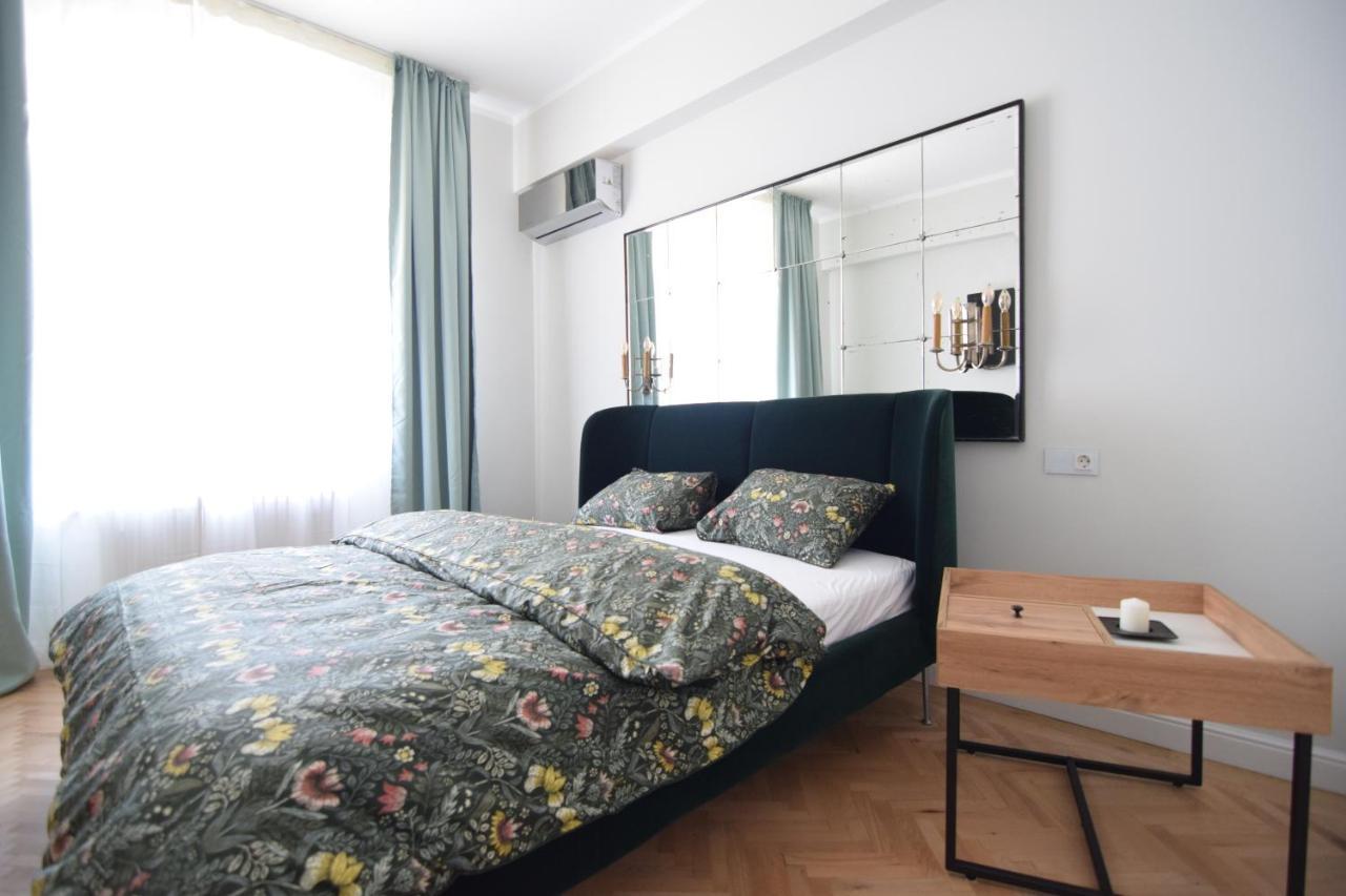 בוקרשט Beautiful Apartment In Old City מראה חיצוני תמונה